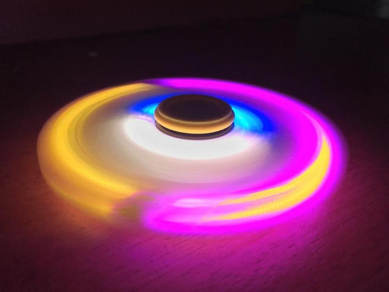 LED finger spinner