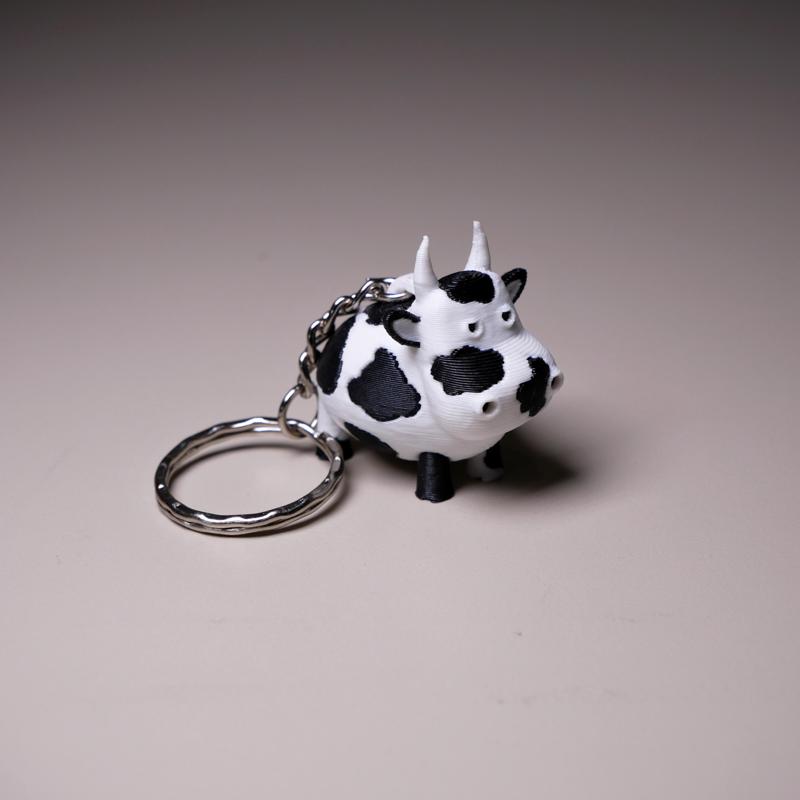 Tiny Cow Keychain dual colour 3mf
