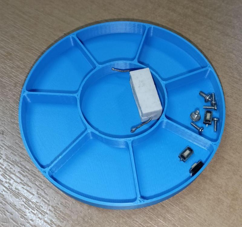Round tray