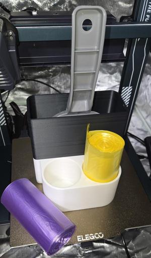 Litter Scoop and Bag Holder