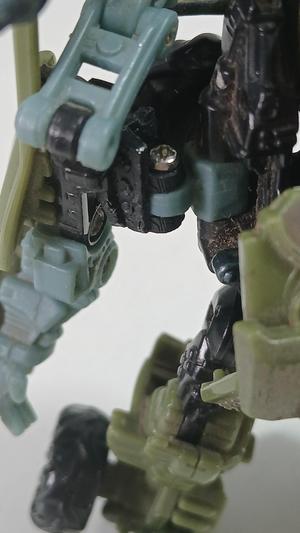 Shoulder replacement for Transformers ROFT Dune Runner scout class