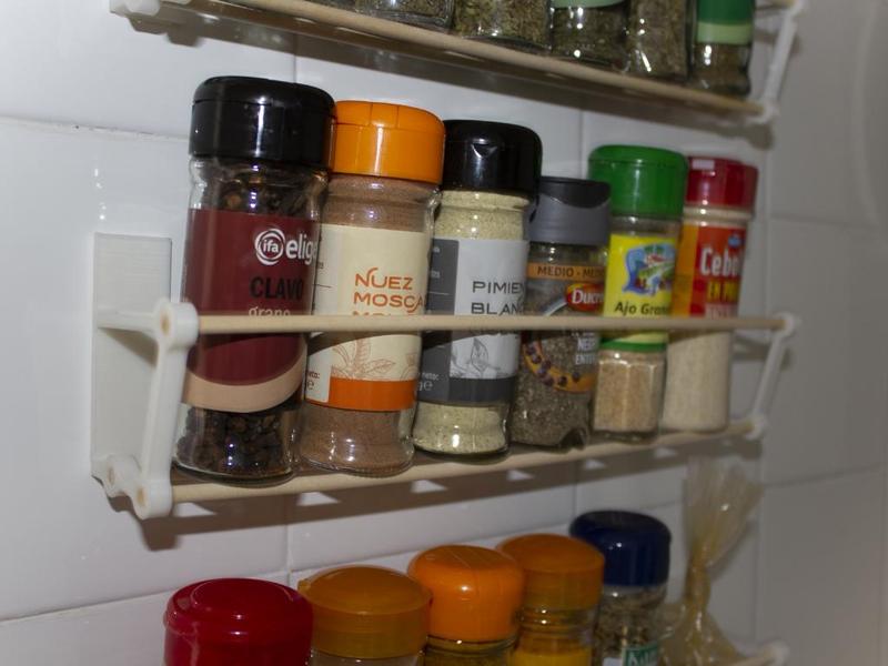 Minimalistic spice rack (customizable)