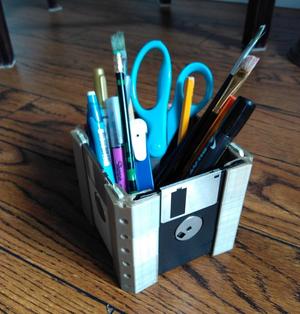 Floppy disk box