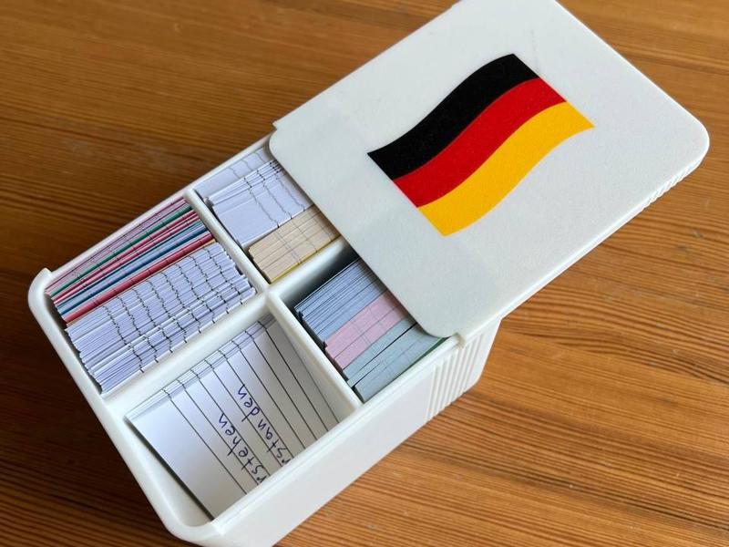 Box for cards with German learning words