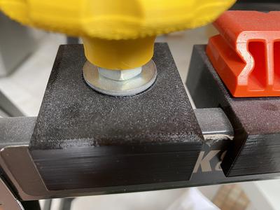 Black&Decker Workmate WM550 - 1 Loch Halter für Spannbacken Bench Block Holder