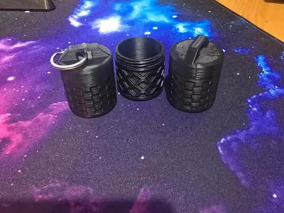 Round Keyring Container