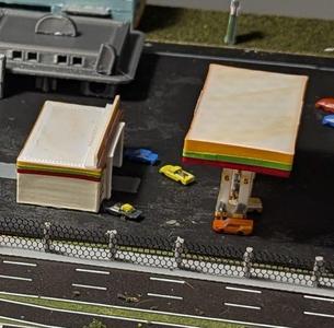 Fuel station 1:400 