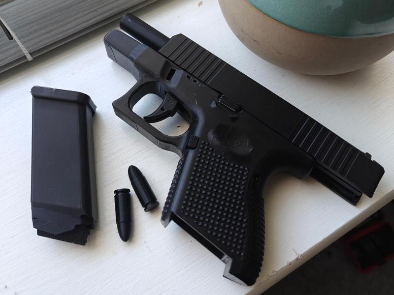 Glock 26 Toy with Blowback + Ejection