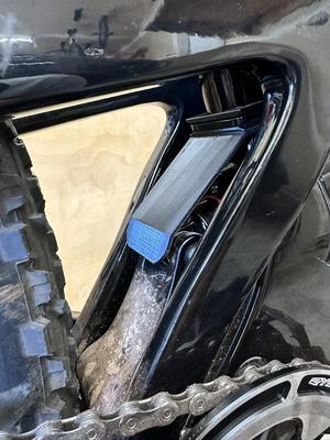 BXT-MTB-117 / Santa Cruz Hightower clone shock mud guard