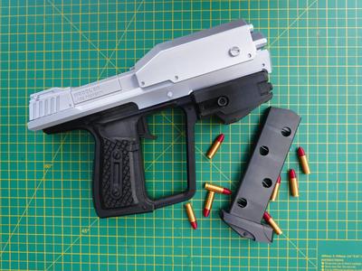 Halo Magnum Replica with moving parts