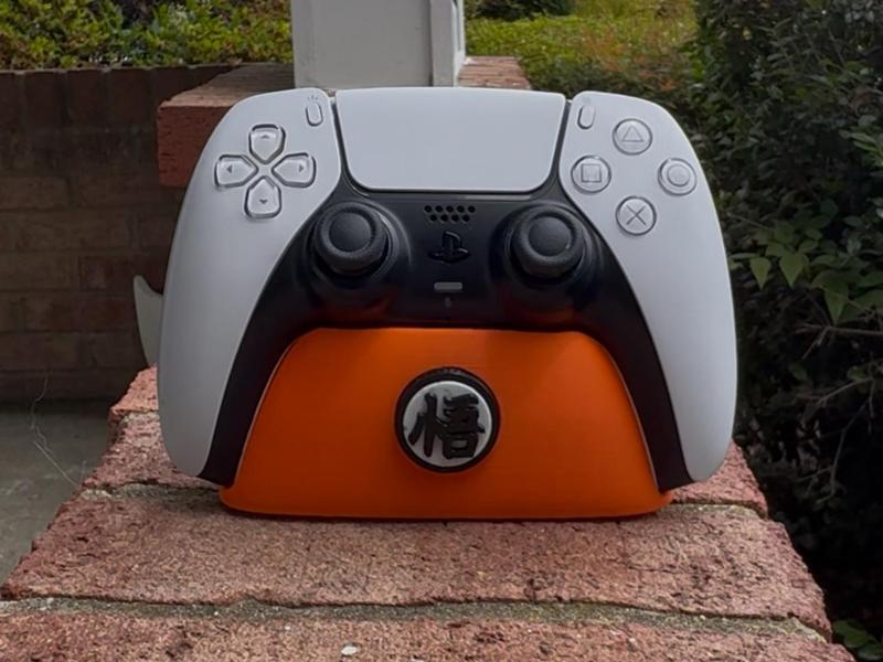 Dragon Ball PS5 Controller Stand Goku