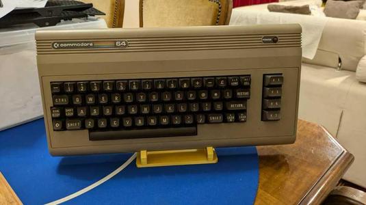 Commodore 64 + Datassette stand