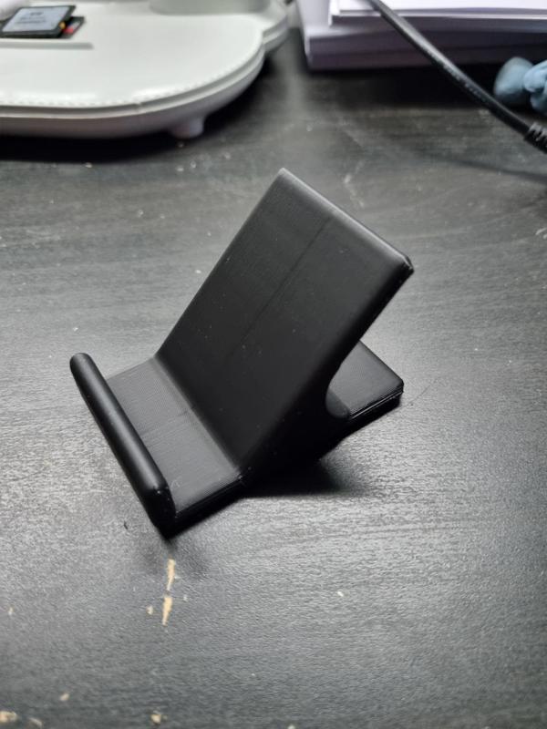 Simple Phone Holder - 45 Degrees