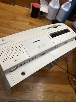 3.5 Inch Bezel for Power Macintosh 7000 series and G3 Desktop