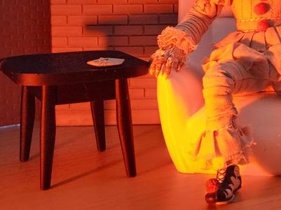 1:12 Side table 