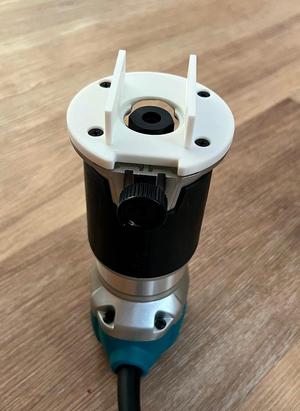 Makita RT0701C base with 35mm wide guides
