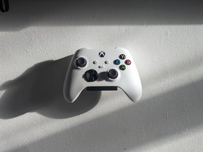 XBox Wall Mount Hanger / Hook - Screw  & Screwless
