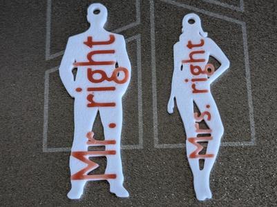 Mr. & Mrs. Right – Keychain Set