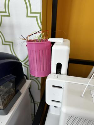 Trash Can w/ Toybox Comet Adapter