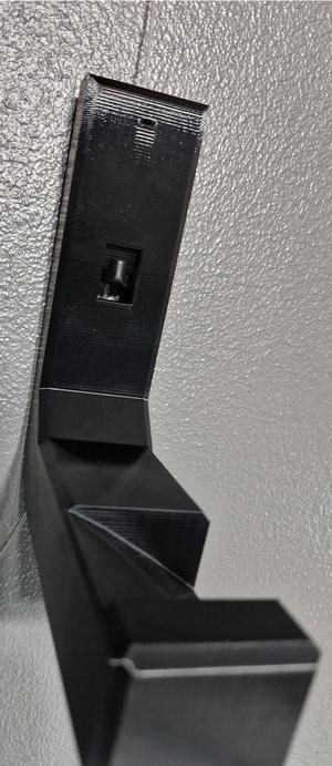 Wallhanger for Stormbreaker w/ Arti Teq Twister hanging support