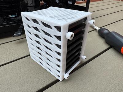 Ssd disk cage/caddy for 8 drives