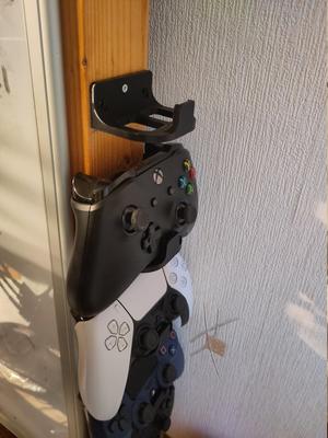 Universal Game Controller Wall Mount Stand (with 3 holes)