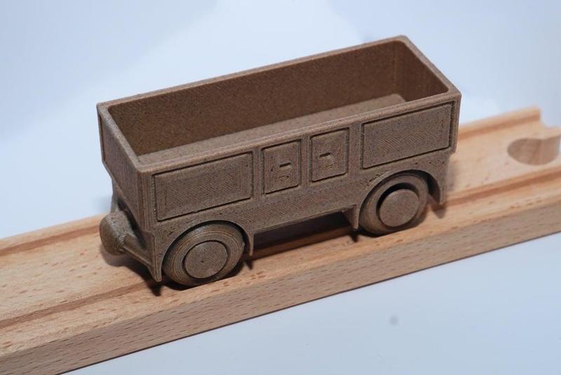 Brio compatible - all-in-one/two print in place closed freight wagon