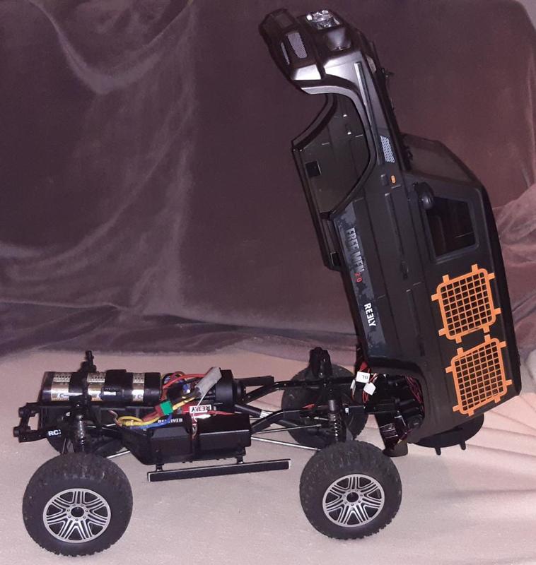 RC Reely Free Men 2.0 Karosserie Schanier