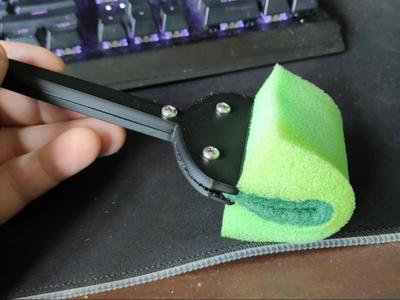 Varnish applicator/ Paint brush / Scraper