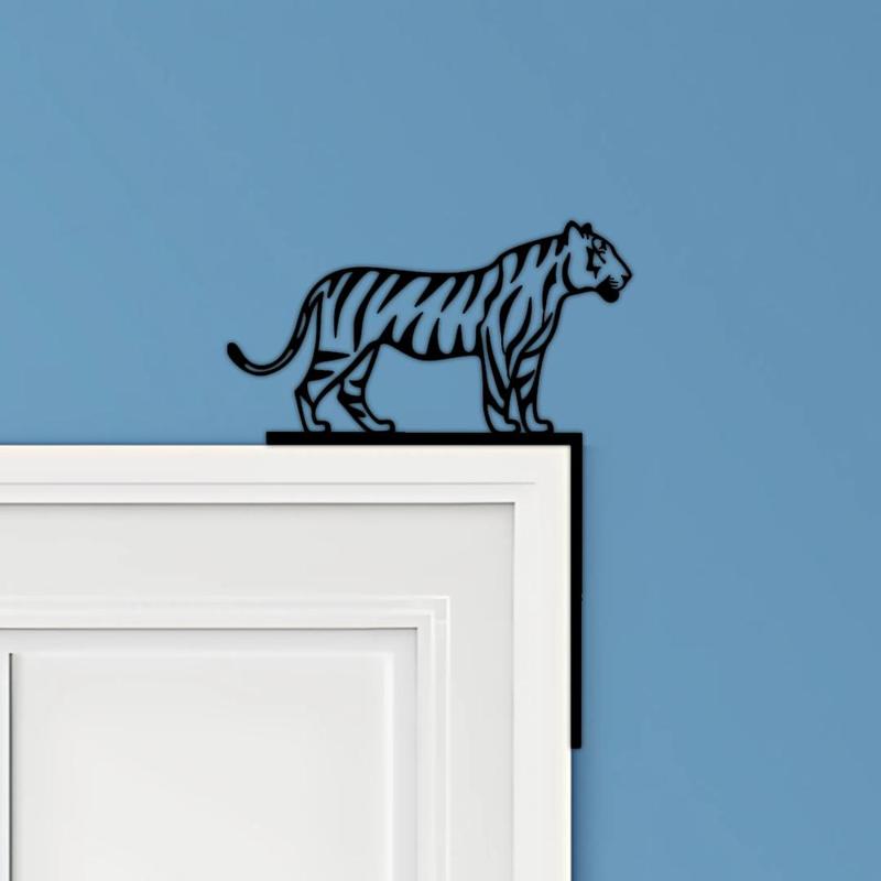 Tiger Door Corner Decor