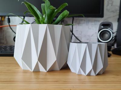Traditional Crystal Plant pot and Planter - Vase mode design