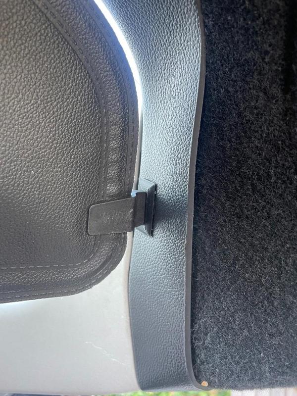 Opel Insignia hatchback cargo cover piece