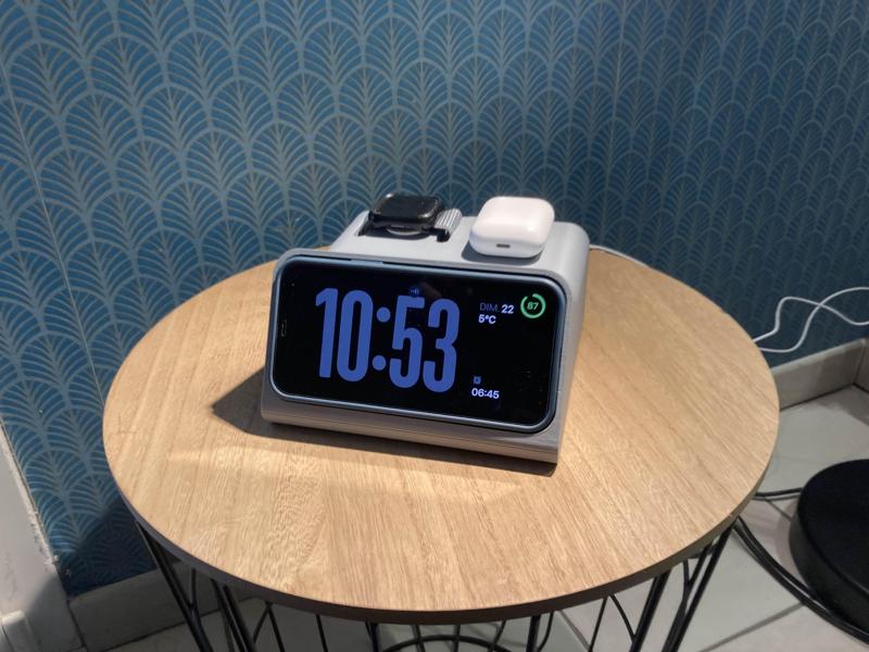 iPhone 14 Standby Mode Dock