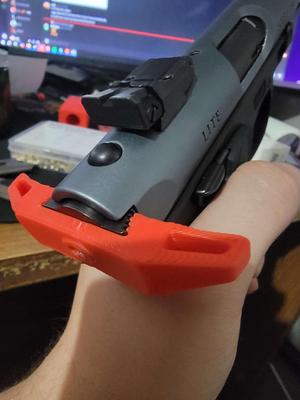Ruger MK-4 Raptor-like ambi charging handle