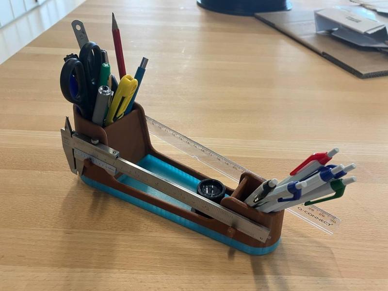 Caliper Desk Stand