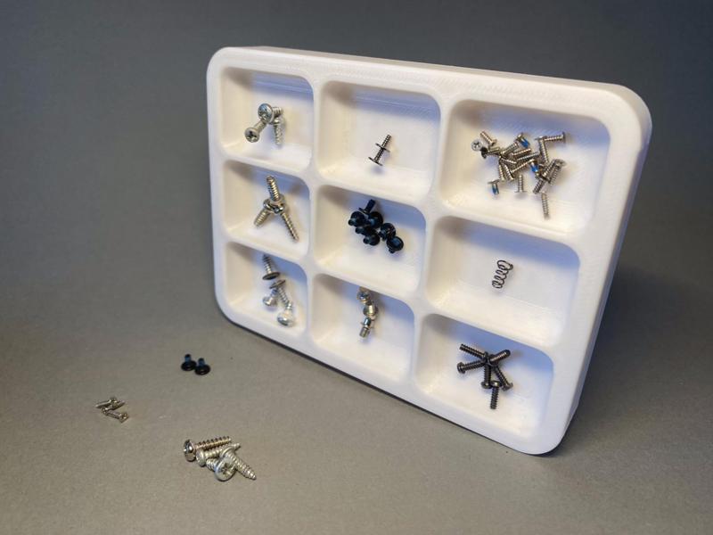 Magnetic screw tray
