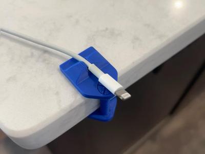 Glue-free charger holder