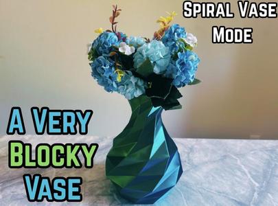 A Very Blocky Vase / Low Poly Vase