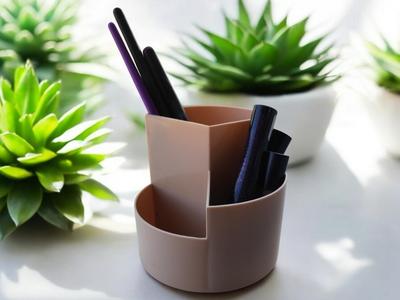 Make-Up Stand
