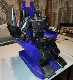 Throne Display Set for Robosen Megatron