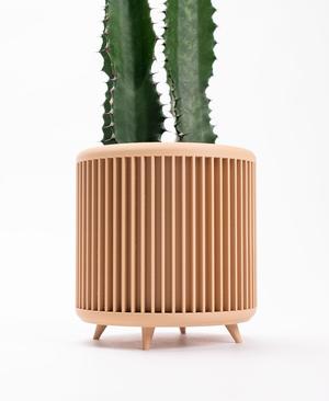 Planter with Legs - The Nelson