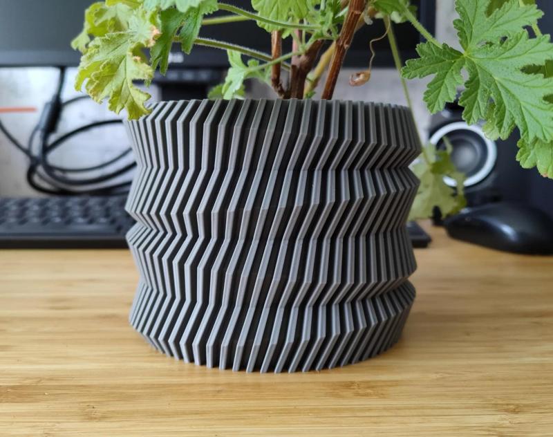 Spinning Gear Plant pot and Planter - Vase mode