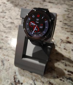 OnePlus Watch 2 charger stand