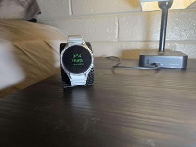 Tire Watch Charger Stand – Apple & Android Compatible