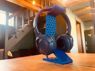 Earphone stand   