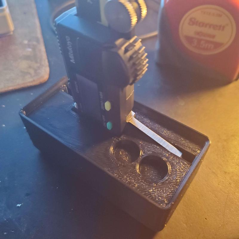 Gridfinity Mitutoyo Caliper Stand 1x2x4 Block. model 500-196-30 