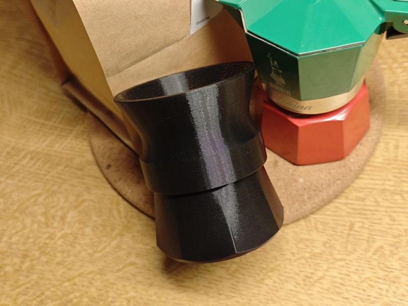 Funnel extension and stand for Bialetti La Mokina