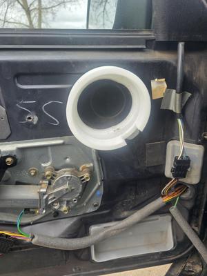Volvo 850 Front door speaker adapter
