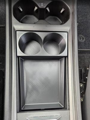 MG4 Additional cup holders