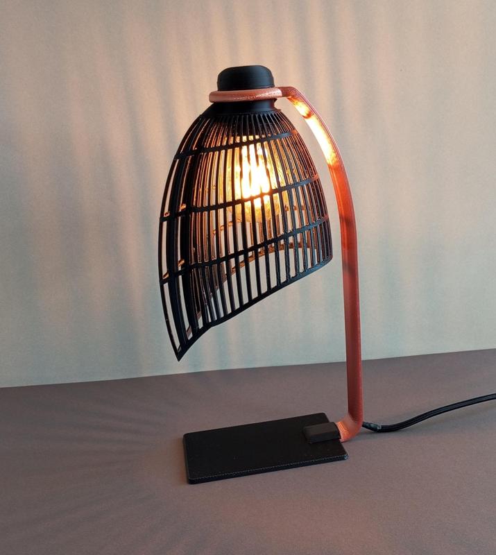 LAMPE A POSER